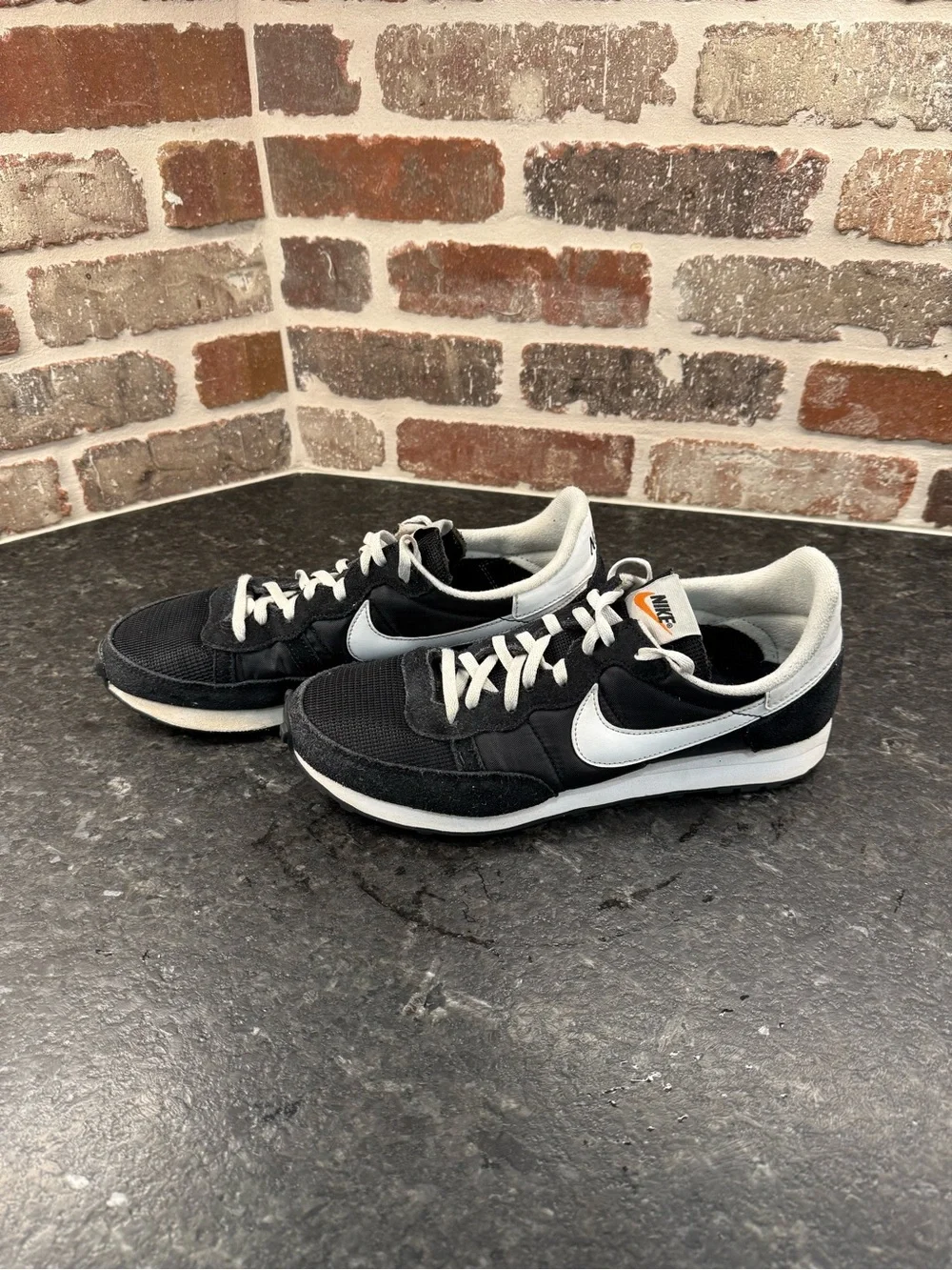 Nike Challenger Retro Low Top (Style: 725066-006) in Black and White, Sz 9